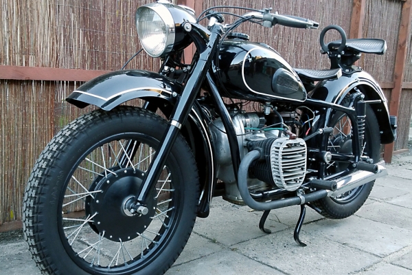 alte-motorrad-motorB46EB78C-FB39-E91E-250C-2B6D47CD539D.jpg